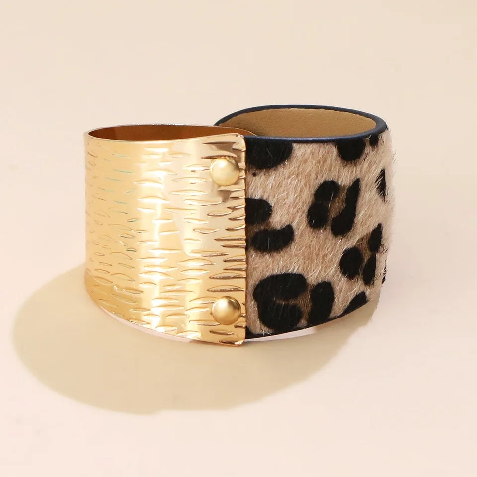 Golden leopard bracelet