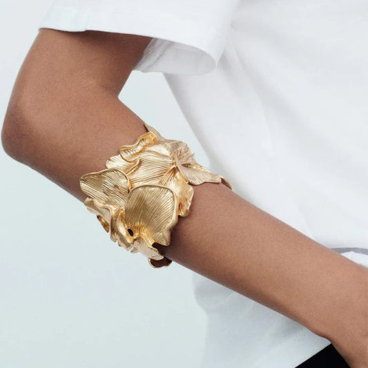 Golden flower bracelet