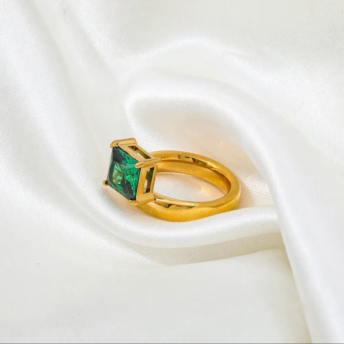 Green Lily Ring