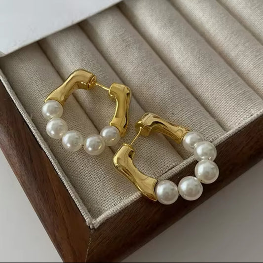 ISLAND PEARL EARRING