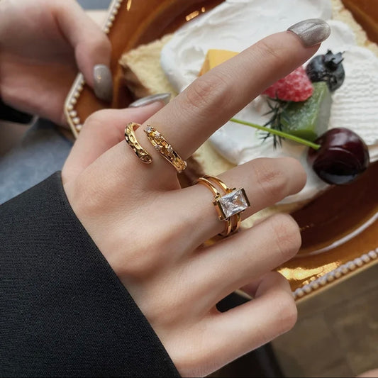 Snake&Zirconia Golden Texture Inlaid Rings