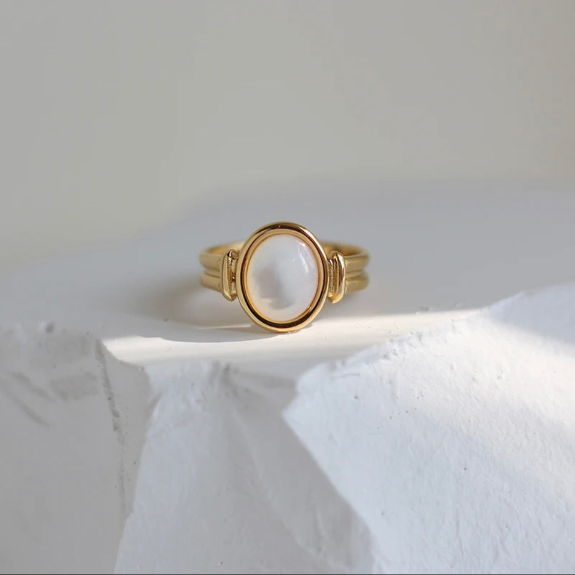 White Shell Stone Ring