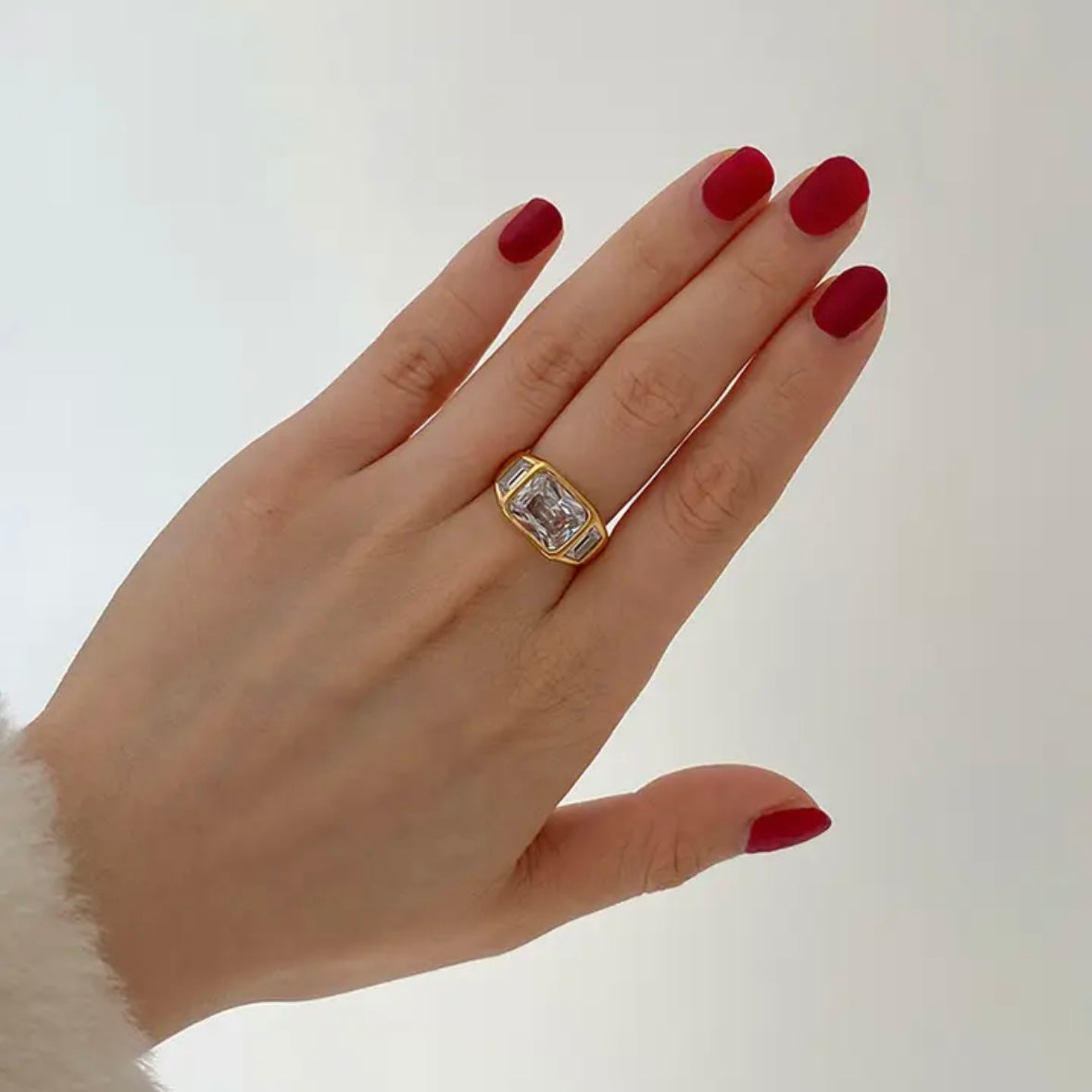 Vintage Large Zirconia Ring