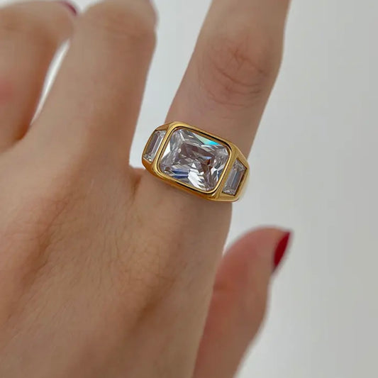 Vintage Large Zirconia Ring