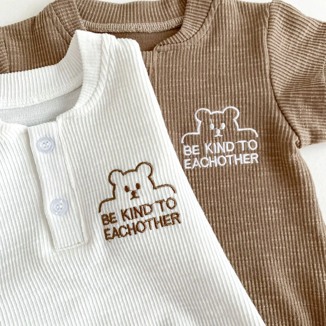 Short-Sleeved Bear Print Onesie