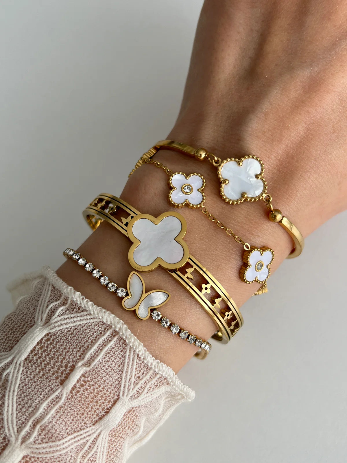 ANGELIC CLOVER BRACELET